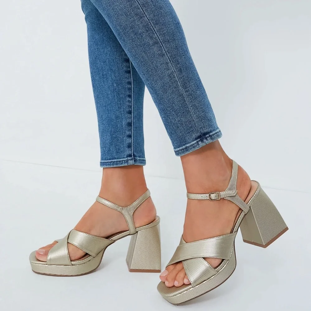 MATISSE Gold Robin Heels - Picture 3 of 12